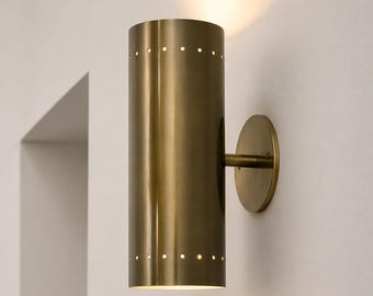 Aplique de pared cilíndrico moderno de latón – Iluminación ascendente y descendente, luminaria minimalista para dormitorio.