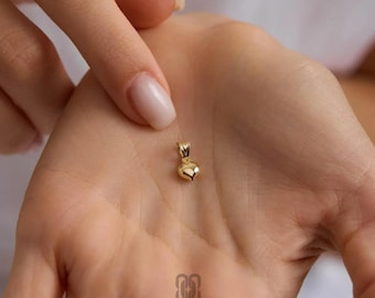 14Kゴールドハートネックレス、繊細なゴールドハートペンダント、ミニマリストチェーンネックレス、重ね付けできる日常使いのジュエリー、彼女へのギフト