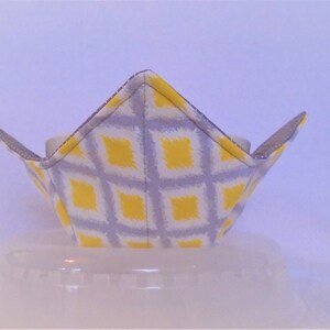 Reversible Microwave Bowl Cozy: Bee & Flower Print, Kitchen Essential