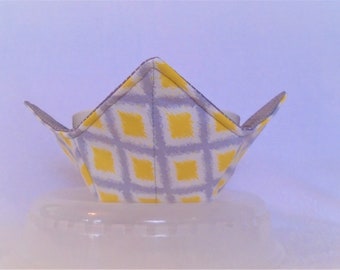 Reversible Microwave Bowl Cozy: Bee & Flower Print, Kitchen Essential