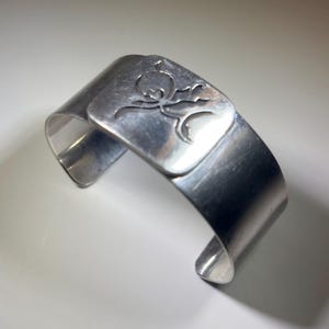 Vintage Mid Century Modernist Sterling Silver Cuff Bracelet, Patsy Bill Roach ROACH2, Abstract Southwestern Horned Lizard Silver Overlay