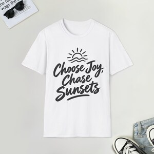 Välj Joy Chase Sunsets-tröja | Strandresor-grafik-tröja | Boho sommar-tröja | Wanderlust-present-tröja | Semestertröja
