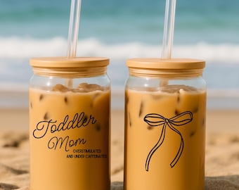 Peuter moeder glazen blikje, overgestimuleerd en te weinig cafeïne 16oz sipper, grappig cadeau voor moeder, kerstcadeau voor moeder, Moederdagcadeau