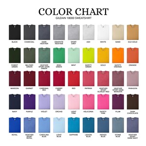 Bluza z okrągłym dekoltem Klubu Małżonków Wojskowych, Bluza z okrągłym dekoltem dla osób nadmiernie stymulowanych, Bluza z niedostatecznie kofeinowym nadrukiem, Bluza dla niej, Prezent dla żony żołnierza zdjęcie 9