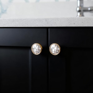 Natural Shell Door Knob: Kitchen Cabinet Handles, Bathroom Pull Knobs
