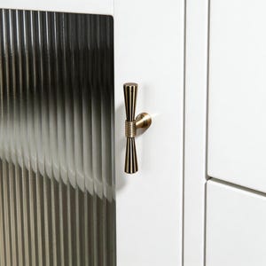 Tirador de latón de un solo orificio para armario: Tirador para cajón de armario