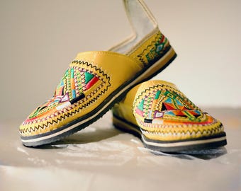 Moroccan Babouche - Vibrant Geometric Embroidery - Non-Leather Slides - Versatile Foldable Heel Slippers
