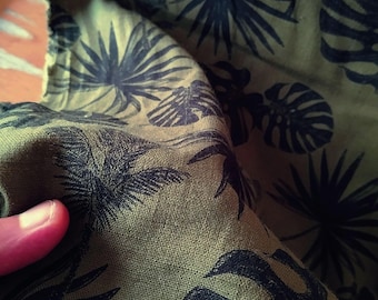 Green Monstera Leaf Linen Fabric: Khaki Cotton Linen Blend,Naturalist's Floral, Tropical Print, for Sewing and Home Decor Project