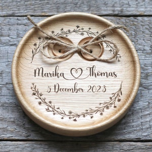 Floral wreath Personalized Wedding Ring Bearer, Wedding ring pillow alternative, Wedding ring dish, 5th Anniversary gift