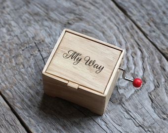 May Way, piccola scatola musicale in legno a manovella
