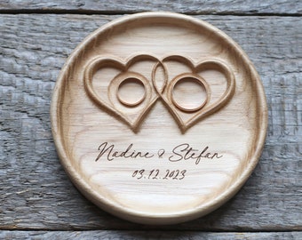 Alternative à l’oreiller porteur d’alliance, bague de mariage péronalisée Plat en bois, coussin de boîte de porte-alliance « Twisted Hearts »
