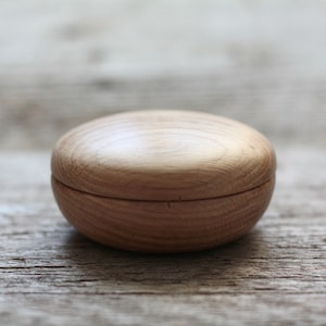 Oak Wood box Round box Small box for Trinket box for Jewelry box for Ring box for Earrings box Oak box Simply box Wooden box