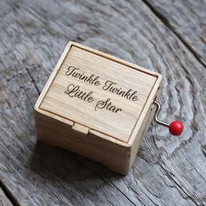 Twinkle Twinkle Little Star hand cranked music small wood box