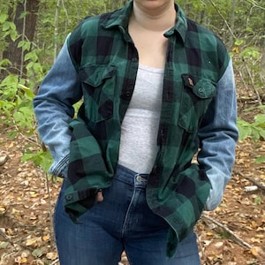 Chaqueta de franela extragrande reciclada con mangas de mezclilla