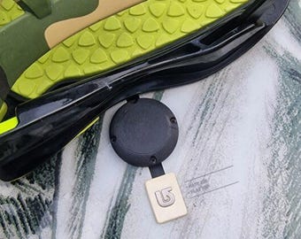 Snowboard Tracker Mount – AirTag, Moto Tag – Channel Slot – 3D Printed