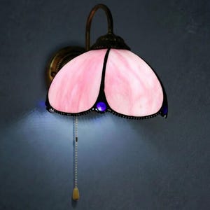 Scalloped Stained Glass Wall Sconce, Handmade Tiffany Wall Lamp, Vanity Light & Bedroom Decor, Pull Chain Wall Light, Home Decor Gifts