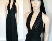 Elegant Vintage 70s Goth Goddess Gown / Haute Halloween / Sequins / Plunging neckline / Halter / Black maxi dress / Party / UK6-8 / X-Small