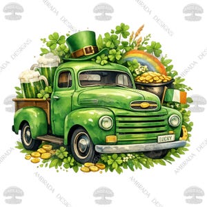 Puede incluir: Ilustración en acuarela de un camión verde vintage decorado para el Día de San Patricio. La plataforma del camión contiene jarras de cerveza verde y tréboles. Un sombrero de duende se encuentra en la cabina, con una olla de oro, un arcoíris y una bandera irlandesa. La matrícula dice "LUCKY."
