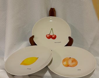 Platos de postre de porcelana Degrenne Paris Saisons – Juego de 3 con ilustraciones de frutas de temporada