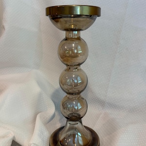 Portavelas moderno de cristal ámbar ahumado, candelabro de cristal burbuja apilado en forma de esfera, elegante decoración de estilo transicional con borde dorado.