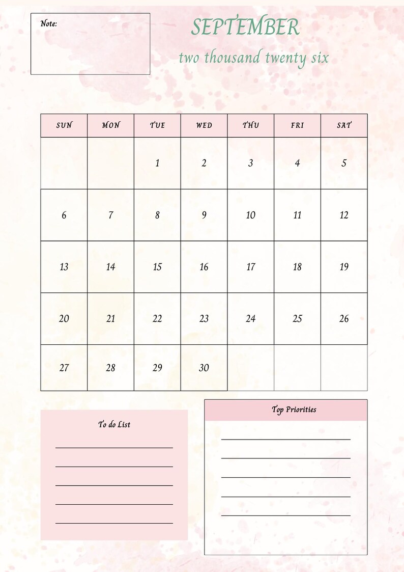 Op de afbeelding: Een roze en witte september 2026 kalender met een aquareleffect. De kalender bevat een takenlijst en een sectie met topprioriteiten. Het woord "September" is in een scriptlettertype geschreven.