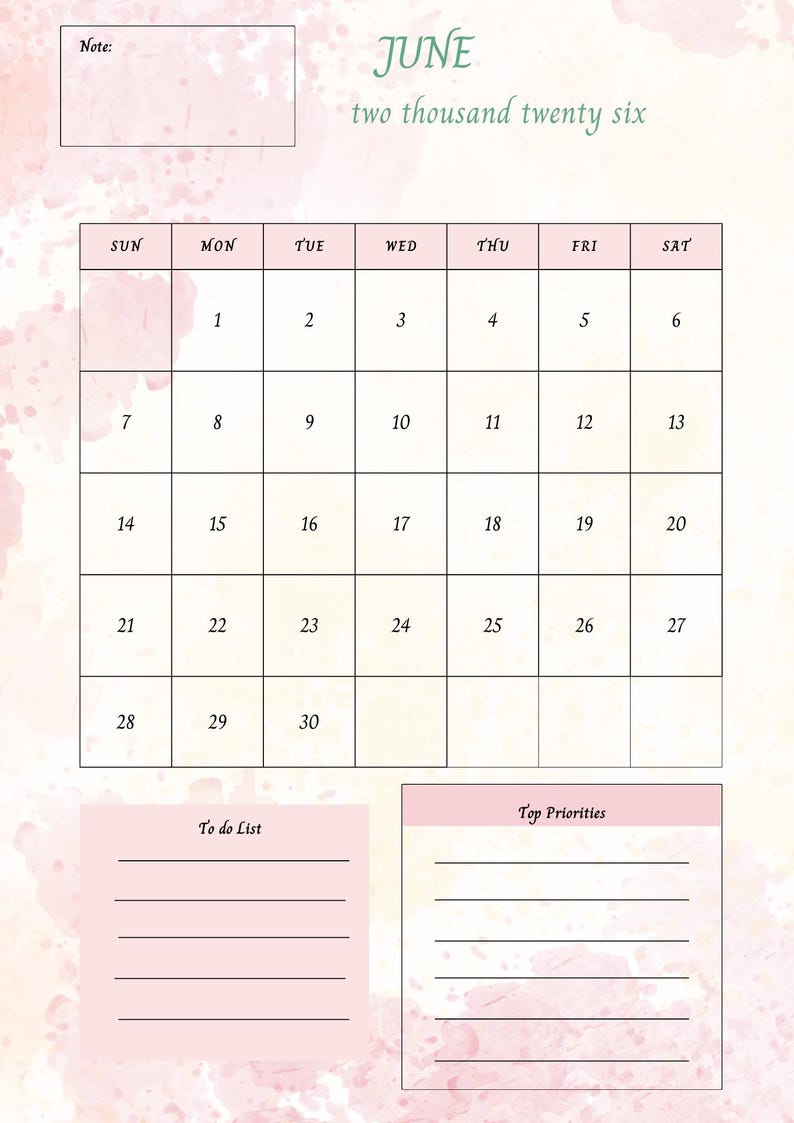 Op de afbeelding: Een juni 2026 kalender met een aquarel achtergrond in roze en cr&egrave;me tinten. De kalenderraster is in een klassiek formaat met de dagen van de week bovenaan. Bevat een "To do List" en "Top Priorities" sectie. Het woord "Juni" staat bovenaan.