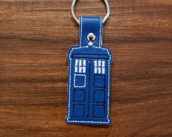 Tardis Keychain - Key Fob - Whovian - Doctor Who - Key Chain