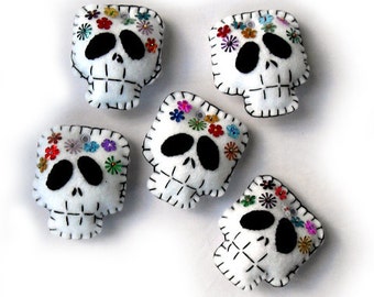 Día de los Muertos Skull Felt Plushies ©