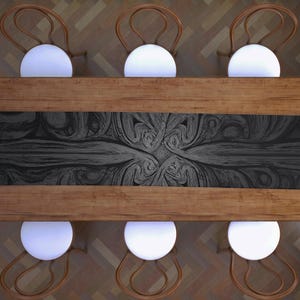 Mörk gotisk symmetri bordslöpare, svart flytande linjearbete matdekor, mystisk abstrakt bordsduk landskap, modernt noir geometriskt heminredning