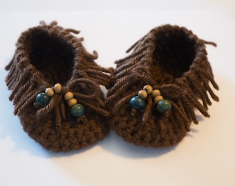 Mocasines de bebé de crochet: Botitas de acrílico con flecos hechas a mano