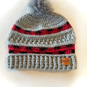 Crochet Women&#39;s Pom Hat - Crochet Plaid Beanie  Buffalo Plaid Beanie - Crochet Beanie Hat - Plaid Winter Hat - Crochet Stocking Hat