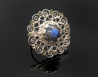 Silver mandala ring with Labradorite