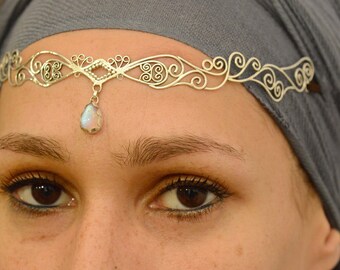 silver crown with Moonstone