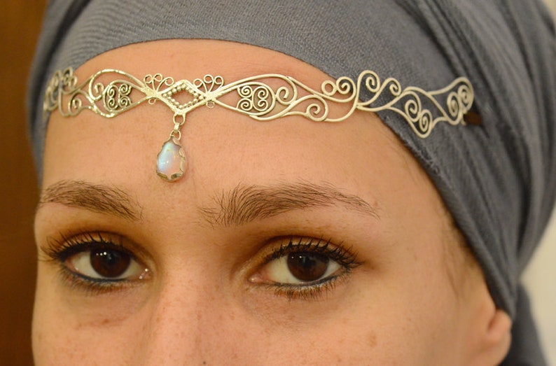 silver crown with Moonstone image 1