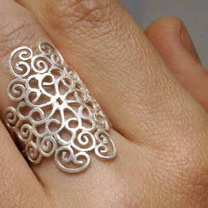 silver lace ring image 1