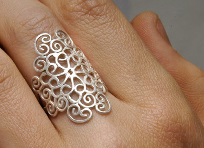 silver lace ring image 1