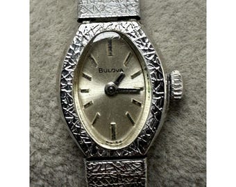 Seiko 1N00-5E49 New Battery Ladies‎ Watch 19MM 7\