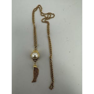 Futura Pendant Watch - Etsy display picture 2