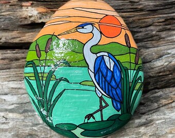 Garza azul pintada sobre roca de Alaska, puesta de sol, paisaje acuático, arte Art Nouveau, arte de aves, piedra de río seleccionada a mano, regalo para amantes de la naturaleza, decoración de 5 x 4 pulgadas