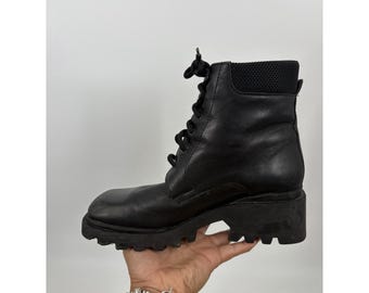 Stivali da combattimento Nine West da donna, taglia 7, in pelle nera, con suola spessa, stile grunge gotico, stile moto Y2k vintage.