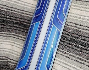 Hand Painted Elvis Tribute Skateboard Deck Wall Art – Custom Paint Music Memorabilia – Lowrider Style Collectible Decor