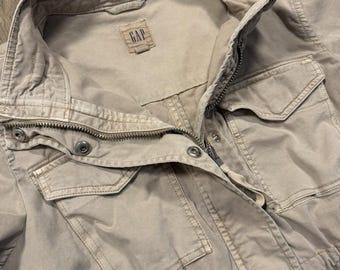 Chaqueta utilitaria Gap vintage para mujer, principios de los 2000, talla M, color beige.