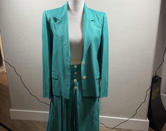 Vintage Women’s Turquoise Blue SAVILLE Suit Missing Tag -Measurements Below