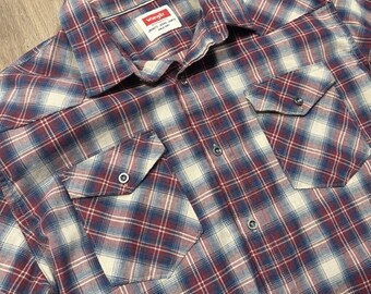 Mens Size XL Red,White,& Blue Wrangler Plaid Button Down Shirt
