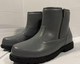 Women’s Solid Grey Insuled Pro&Line Slip On Lace Free Winter Traction Boots Size 12