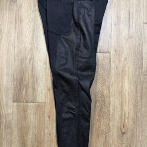 Pantalones de mujer Hudson Biker negros de talle alto, 26x21, cropped, estilo grunge y atrevidos. imagen 4