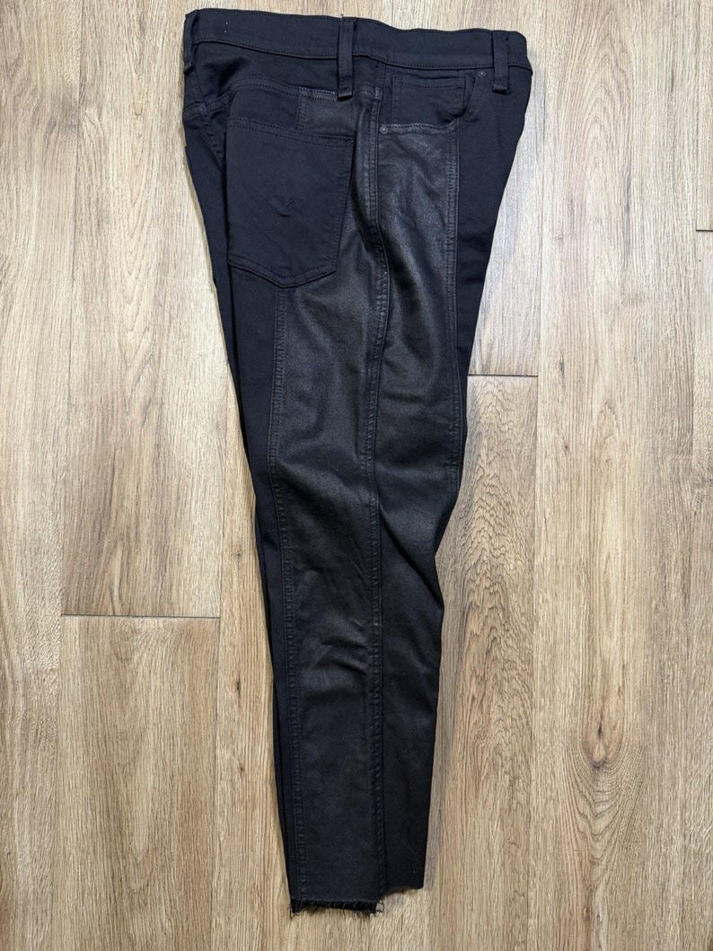 Pantalones de mujer Hudson Biker negros de talle alto, 26x21, cropped, estilo grunge y atrevidos. imagen 4