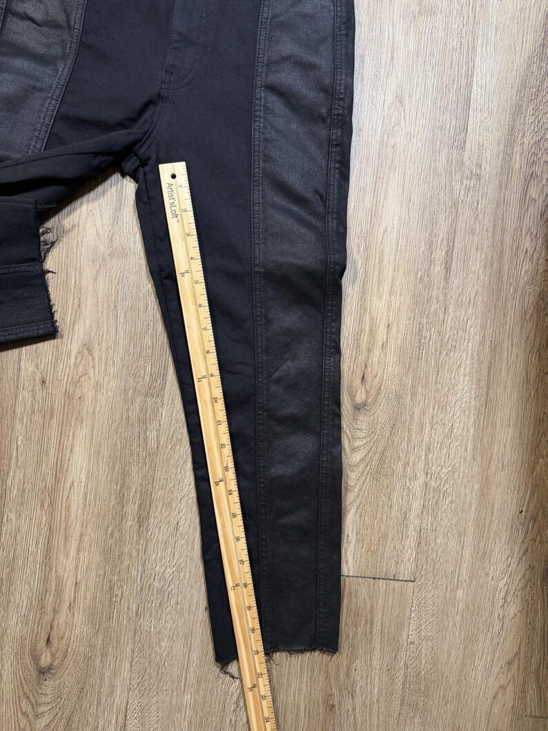 Pantalones de mujer Hudson Biker negros de talle alto, 26x21, cropped, estilo grunge y atrevidos. imagen 7