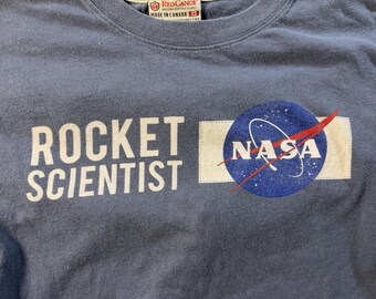 Canoa roja vintage para hombre, marca NASA Graphic MEDIDA a una grande