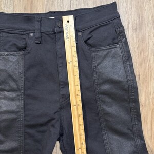 Pantalones de mujer Hudson Biker negros de talle alto, 26x21, cropped, estilo grunge y atrevidos. imagen 6